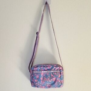NWOT Lesportsac Floral Crossbody Bag - Pink and Gray